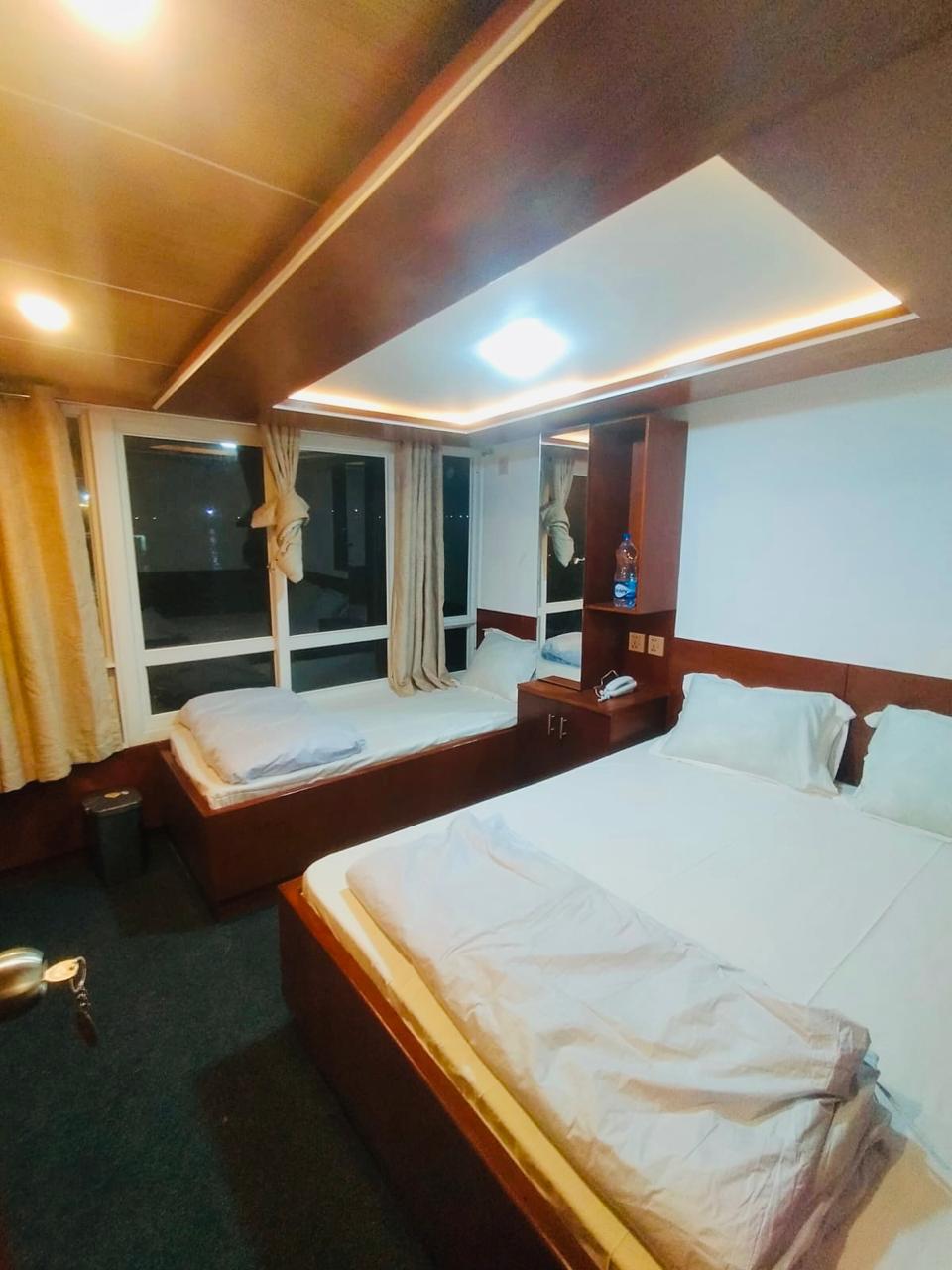 Triple Cabin