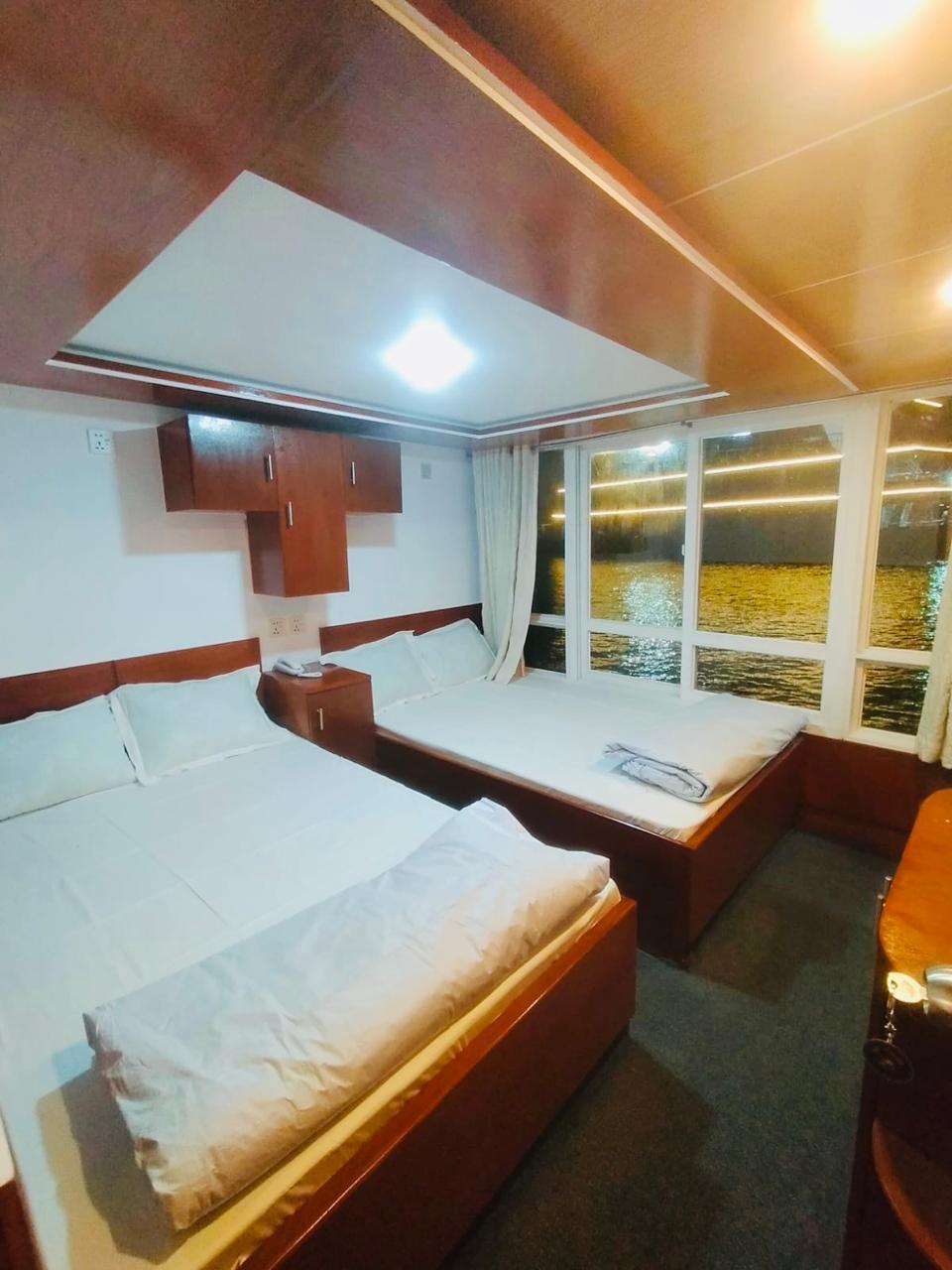 Jol Safari Interior